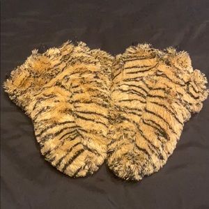 Tiger slippers